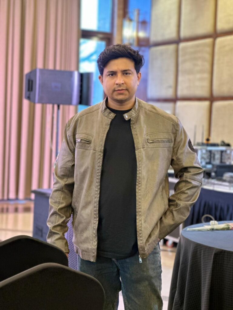 Bringing the Impossible to Life — Rajesh Kumar Performs for Paropkar Charitable Trust at “Vichar Ghosti 2025” in Lonavala