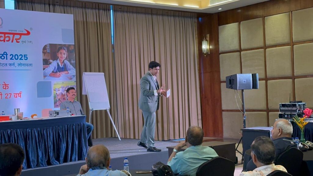 Bringing the Impossible to Life — Rajesh Kumar Performs for Paropkar Charitable Trust at “Vichar Ghosti 2025” in Lonavala