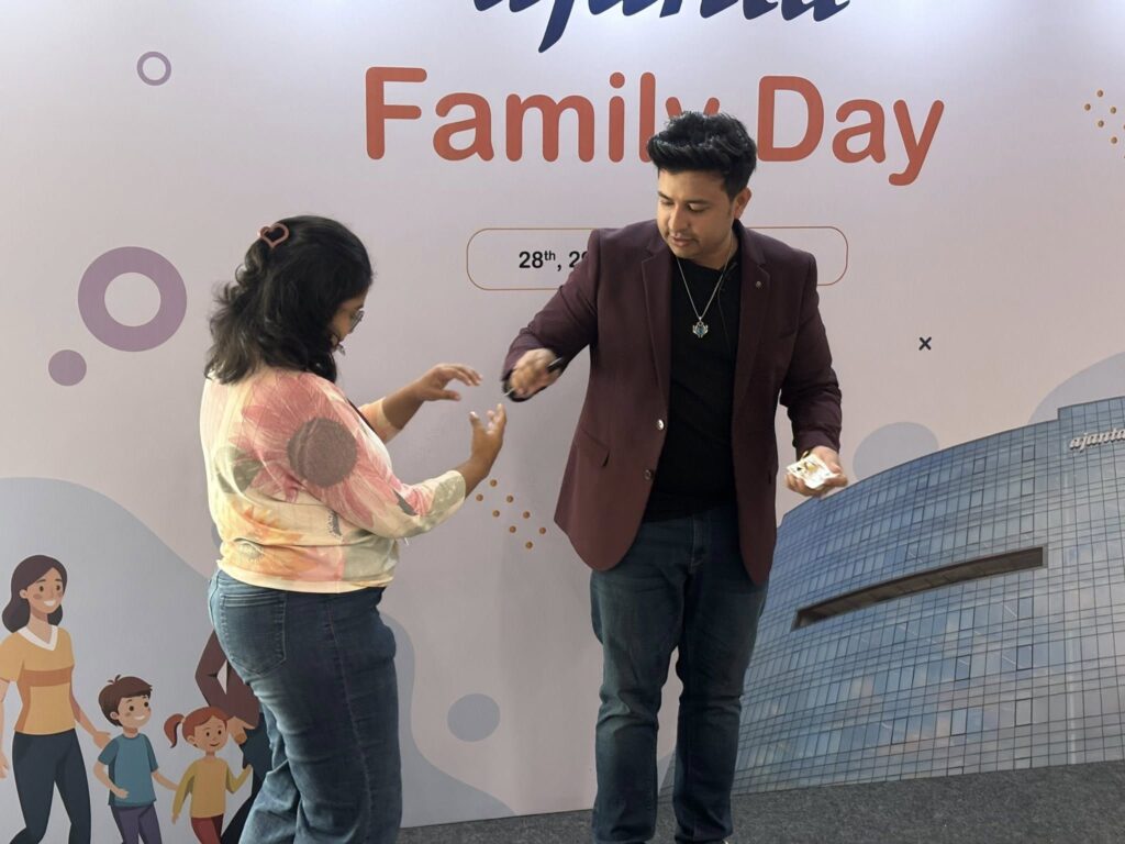 Rajesh Kumar Mesmerizes Ajanta Pharma Family Day with Magic & Mentalism